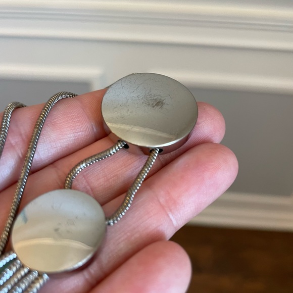 Set of 3 necklaces: silver circles, light blue/navy beads, elephant charm - Picture 5 of 5